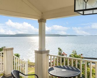 Shoreside at CrossTimbers Marina - Skiatook - Balcony