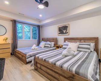 New Modern Lakefront Retreat - Casa Del Capo - Washago - Habitación