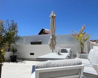 La Puerta De Nerja Boutique - Adults Recommended - Nerja - Balcón