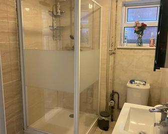 1 bed Studio - Sleeps 2 - Free Parking - Coventry - Phòng tắm