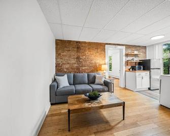 Comfy 1br With Parking - Near Uc, Zoo, Downtown - Cincinnati - Sala