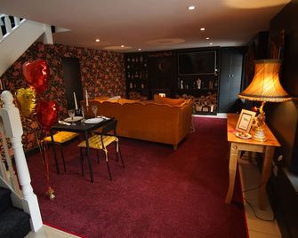 Charming 2-Bed House in West Cork Cupid's Cottage - Ballylickey - Living room