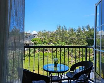Ushpav Villa - Cap Malheureux - Balcony
