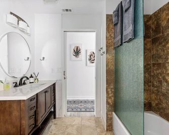 Poolside Palm Springs Paradise - Palm Springs