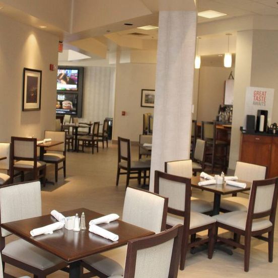 Restaurant view of Wyndham Garden Buffalo Downtown