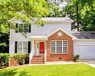Cozy 3br 3ba Entire House Near Rtp Rdu Cary Apex - Cary - Building