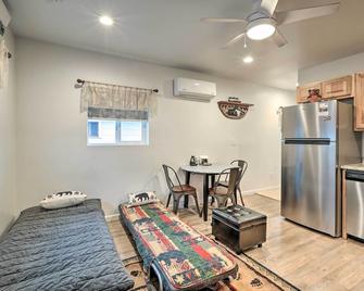 Cozy Northern Arizona Studio in Downtown Williams! - Williams - Bedroom