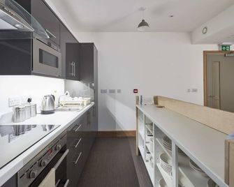 The Barrel Store Cirencester - Cirencester - Kitchen