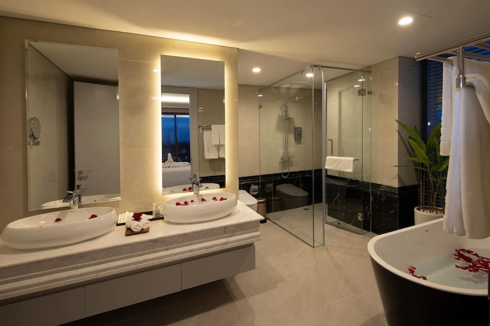 Merperle Dalat Hotel - Dalat - Bathroom