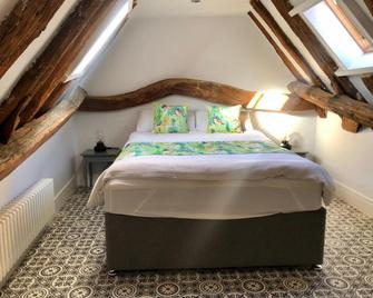 3 The Olde Barn Apartments - Stamford - Bedroom