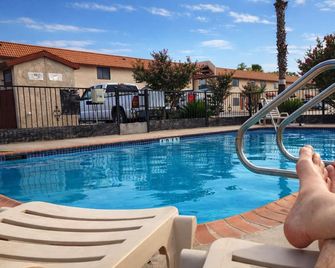 Quality Inn Del Rio - Del Río - Piscina