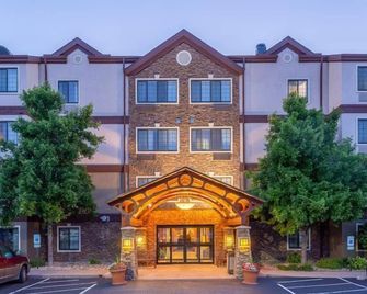 Free Breakfast, Free Wi-Fi, Indoor Pool | Great Studio Suite - Davenport - Building