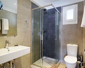 Olympus Thalassea Boutique Hotel - Paralia - Bathroom