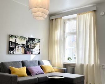 Cozy nest in Viiskulma, heart of Punavuori - Helsinki - Soggiorno