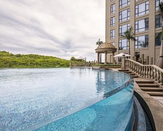Jin Bei Palace Hotel - Krong Preah Sihanouk - Havuz