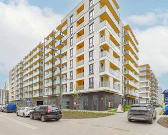 Stylish Apartments with Parking by Noclegi Renters - Varsóvia - Edifício