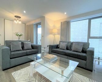 Spectacular 2 Bedroom Apartment in Great Location - Sheffield - Salon
