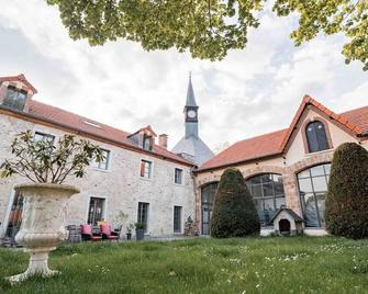 Loft dans le clocher face au chateau - Bonnelles