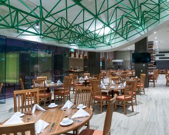 Holiday Inn Coatzacoalcos By IHG - Coatzacoalcos - Restaurant