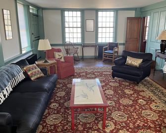Historic Colonial House on the water - Old Lyme - Sala de estar