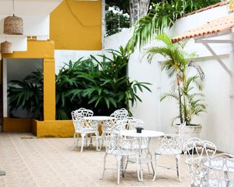 Buzios Colinas Homestay - בוזיוס - פטיו