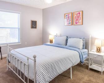 Coastal Hubert 3bed Home-Covered Patio, Pet-friendly! - Hubert - Habitación