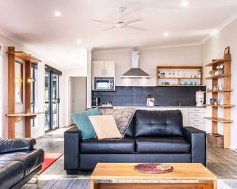 Whale Watcher 2 - Coles Bay