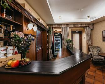 Hotel Rinno - Wilno - Recepcja