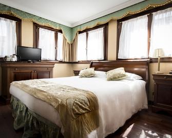 Hotel Anastasia - Venesia - Kamar Tidur