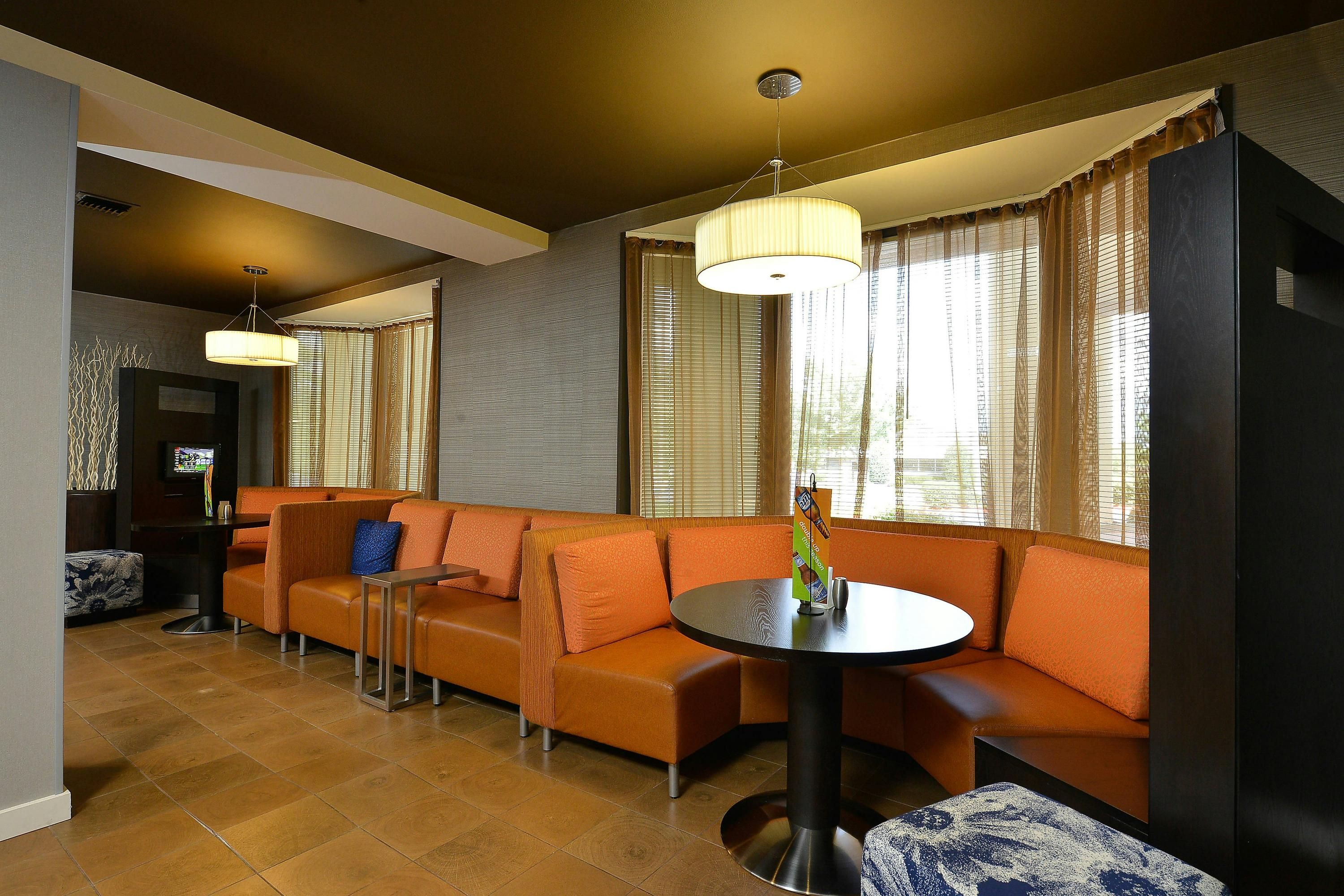 Courtyard by Marriott Bentonville - Bentonville - Restaurante