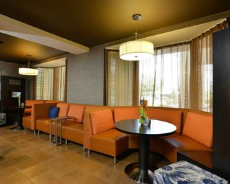 Courtyard by Marriott Bentonville - Bentonville - Ravintola