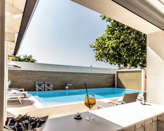 Hotel Smeraldo - Qualiano - Pool