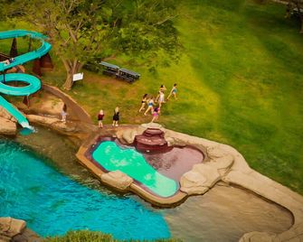 Seasons Golf Leisure And Spa - Brits - Pool