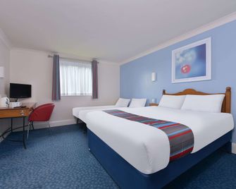 Travelodge Cardiff Airport - Barry - Bedroom