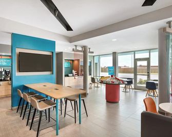 Avid Hotel Nashville Airport By IHG - Nashville - Ruang makan