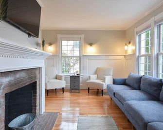 Centrally Located Home w Patio Fire Pit - Chatham - Living room