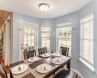 Luxury Stay - Office-Pet's Welcone! - Madison - Dining room