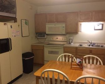 Kitchen, 2 Bedroom, Bath & Laundry, Private entrance, Lake, Wildlife, Quite - Auburn - Kuchyň