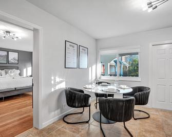 Ra Suites By Designedvr - Pompano Beach - Eetruimte