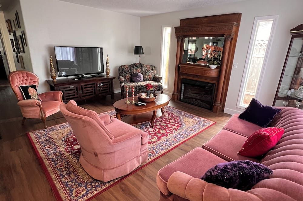 Private Residence Near Downtown & Amenities - Canby - Sala de estar
