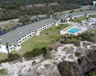 Days Inn & Suites by Wyndham Jekyll Island - Jekyll Island - Bygning