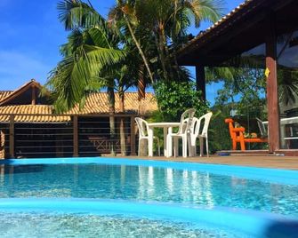 Pousada Halliny Do Rosa - Praia do Rosa - בריכה