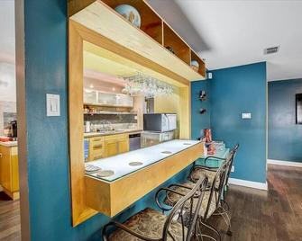 Private & Renovated Gem - Located Minutes from Downtown Austin - Austin