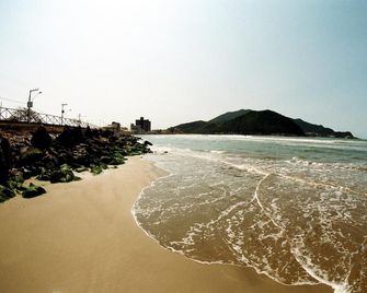 미오토 이그제큐티브 호텔 - 나베간츠 - 해변