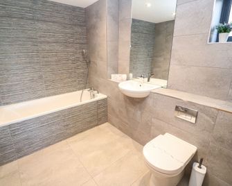Seafield - St. Ives - Bathroom