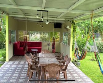 Rent an individual room or all 4 rooms, with WiFi, AC in Las Veraneras, Acajutla - Acajutla - Patio