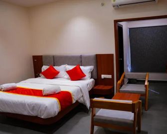 Fabhotel A Square - Bhīmavaram - Schlafzimmer