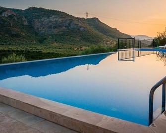 Natureland Efes Pension - Selçuk - Pool