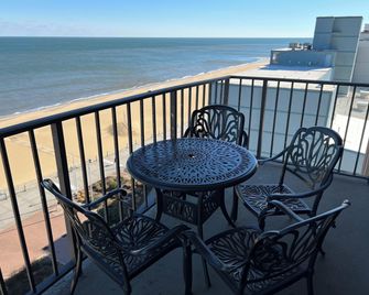 The Colony at Virginia Beach - Virginia Beach - Balcon