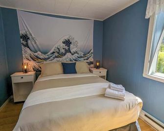 Chalet #9 Waterfront with Spa Fireplace Wifi & AC - Cap-Saint-Ignace - Bedroom